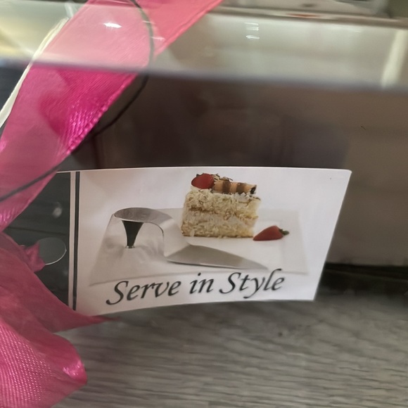 High Heel Cake Server - Picture 5 of 5